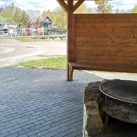 Ferienwohnung Neukalen Διαμέρισμα *